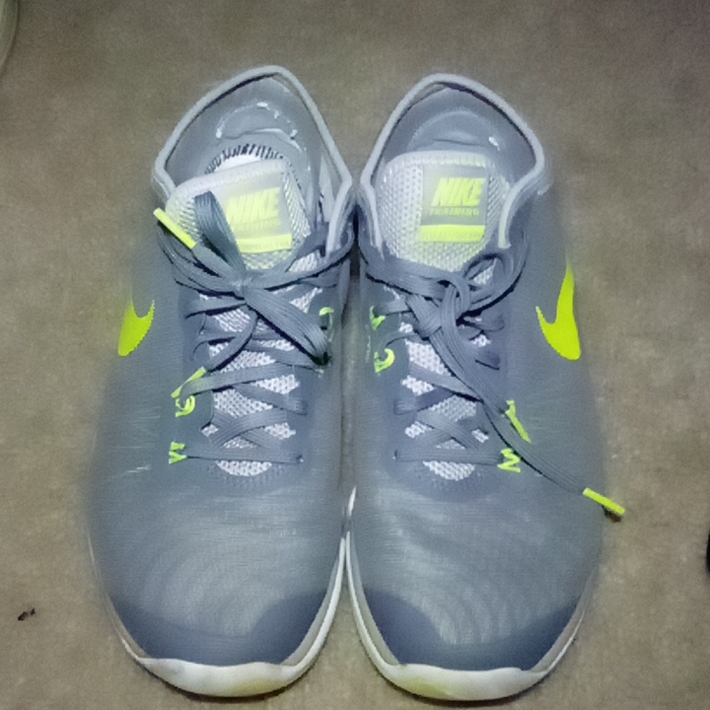 Running shoes
